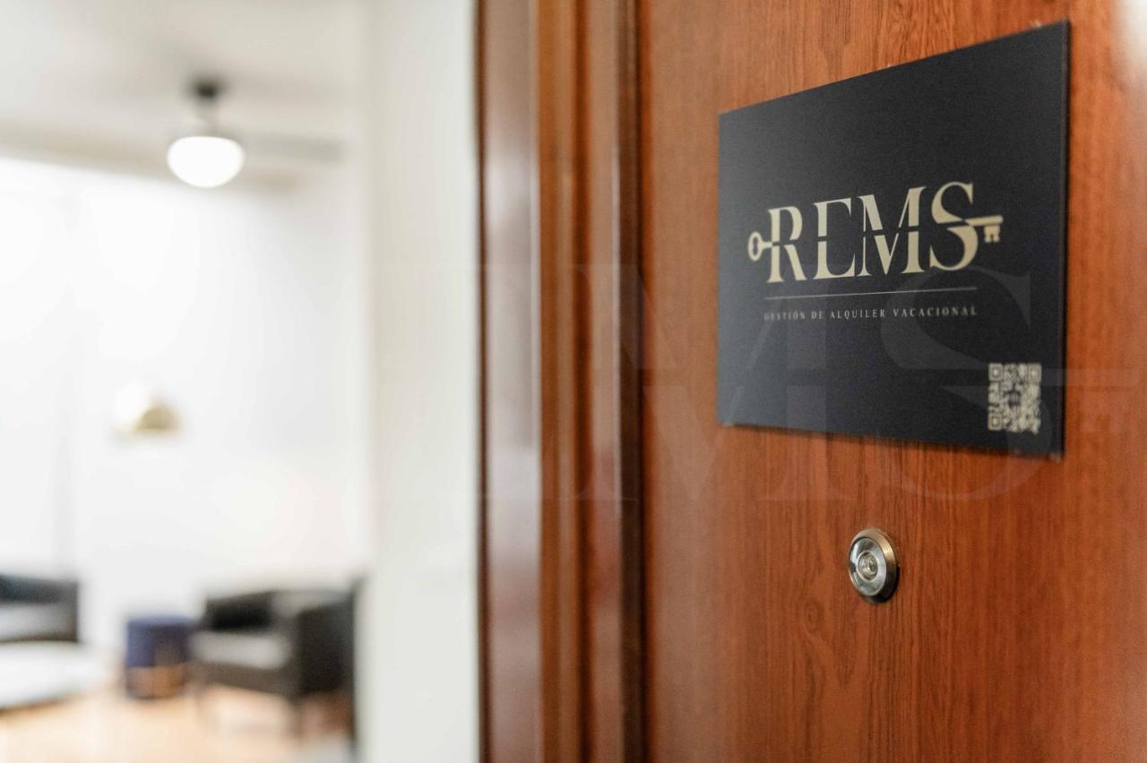 Modern Gem In Heart Of Malaga, Near Sights Rems Apartment Luaran gambar